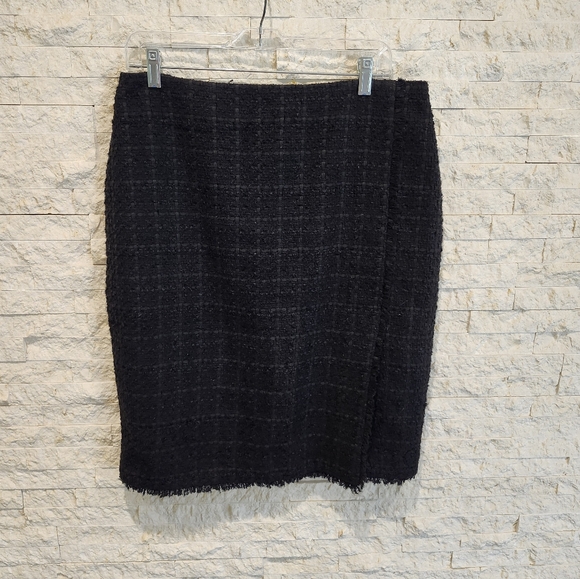Ann Taylor Black On Black Tweed Fringe Pencil Skirt Size 12 Like New! - Picture 1 of 8